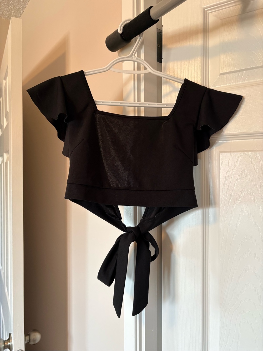 SHEIN Black Flutter-Sleeve Tie-Back Crop Top